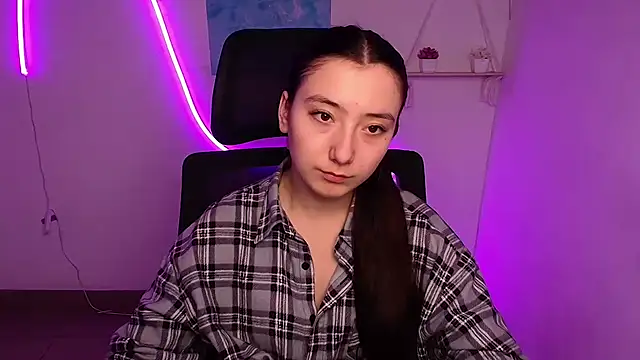 ScarlettVibe  online show from 10-13-25, 05:18