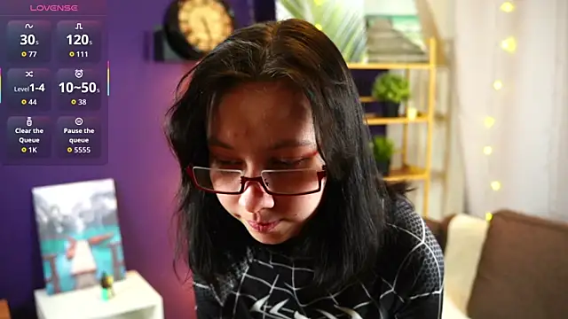 SuzanneHowse online show from 02-18-26, 04:25