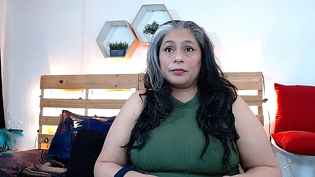 sheila reeves2772 online show from 10-01-25, 04:57