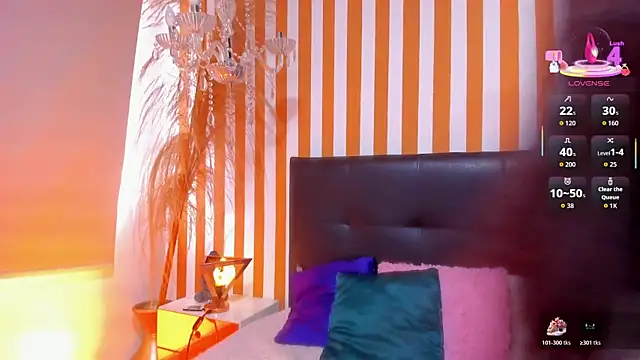 LunaToledo online show from 10-21-25, 12:39