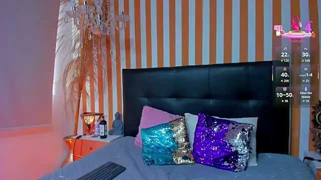 LunaToledo online show from 01-19-26, 01:04