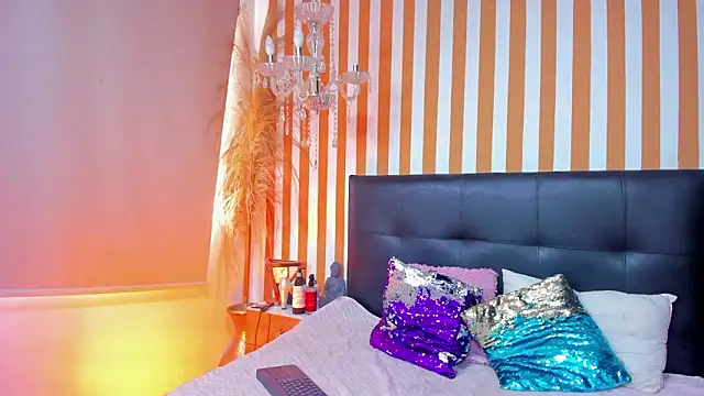 LunaToledo online show from 02-04-26, 02:34