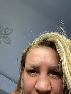Snapshot of Bellissa_ chatting on 06-30-26, 02:07 Bellissa online show from 06-30-26, 02:07