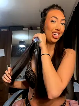 Snapshot of Miss_lunaxx chatting on 11-27-25, 05:15 Miss lunaxx online show from 11-27-25, 05:15