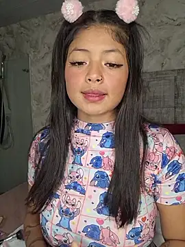 ashleythompson2025 online show from 01-08-26, 12:40