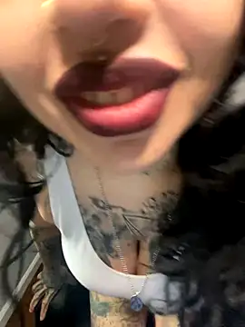 chicanachic13 online show from 10-19-25, 09:48