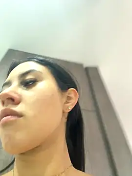 Snapshot of Victoria_alson chatting on 10-20-25, 01:22 Victoria alson online show from 10-20-25, 01:22