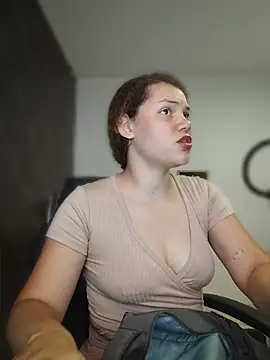 SirenRouge 69 online show from 05-07-26, 08:14
