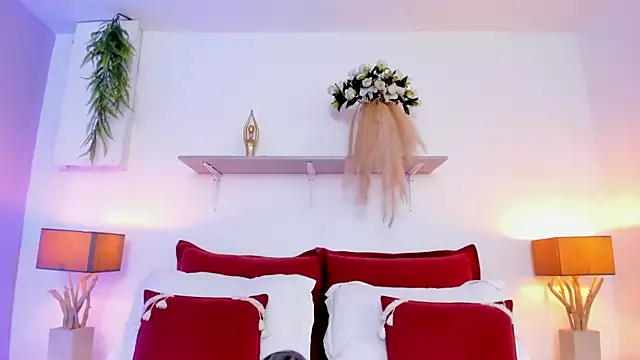 Snapshot of LuciaBenett_ chatting on 10-19-25, 07:25 LuciaBenett online show from 10-19-25, 07:25