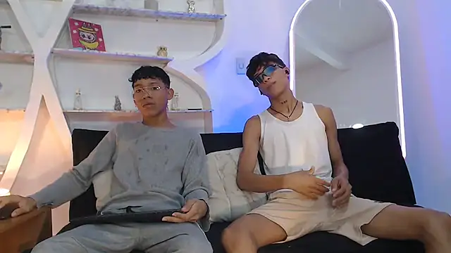 BEAUTY BOYS1 online show from 09-20-25, 07:09