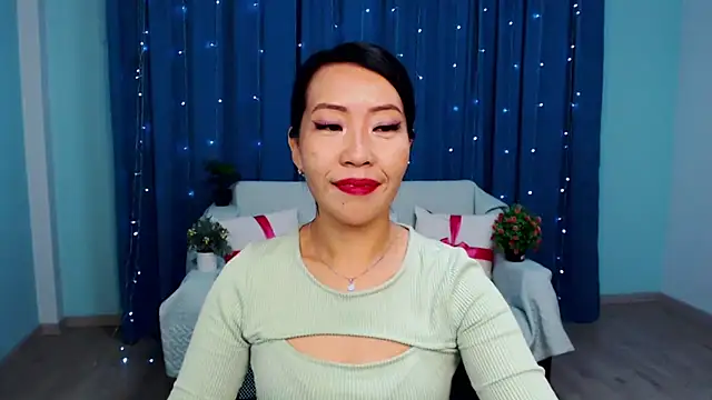 Snapshot of LiaPak chatting on 09-11-25, 12:00 LiaPak online show from 09-11-25, 12:00