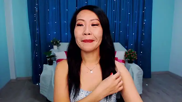 Snapshot of LiaPak chatting on 09-23-25, 12:57 LiaPak online show from 09-23-25, 12:57