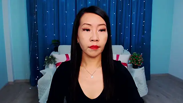 Snapshot of LiaPak chatting on 10-22-25, 01:06 LiaPak online show from 10-22-25, 01:06