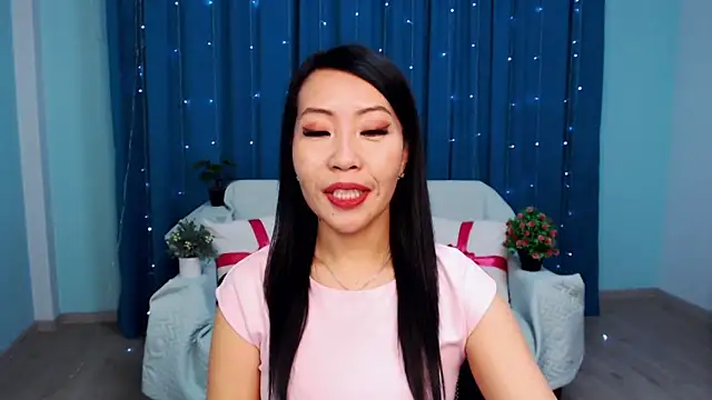 Snapshot of LiaPak chatting on 11-04-25, 01:05 LiaPak online show from 11-04-25, 01:05