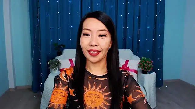 Snapshot of LiaPak chatting on 11-06-25, 01:06 LiaPak online show from 11-06-25, 01:06