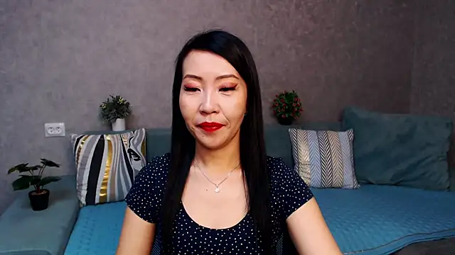 LiaPak online show from 11-24-25, 01:05