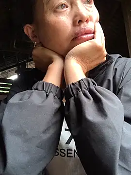 Snapshot of rosa-1200 chatting on 09-27-25, 02:16 rosa-1200 online show from 09-27-25, 02:16