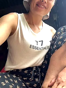 Snapshot of rosa-1200 chatting on 09-28-25, 03:01 rosa-1200 online show from 09-28-25, 03:01