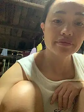 Snapshot of rosa-1200 chatting on 10-12-25, 11:37 rosa-1200 online show from 10-12-25, 11:37