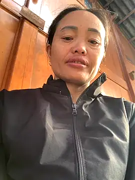 Snapshot of rosa-1200 chatting on 10-18-25, 01:52 rosa-1200 online show from 10-18-25, 01:52