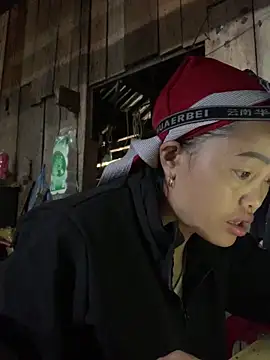 Snapshot of rosa-1200 chatting on 10-21-25, 01:50 rosa-1200 online show from 10-21-25, 01:50