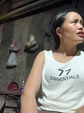 Snapshot of rosa-1200 chatting on 10-29-25, 02:52 rosa-1200 online show from 10-29-25, 02:52