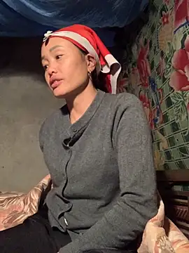 Snapshot of rosa-1200 chatting on 11-02-25, 12:40 rosa-1200 online show from 11-02-25, 12:40