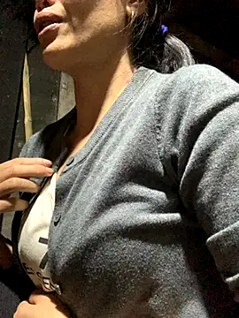 Snapshot of rosa-1200 chatting on 11-03-25, 03:46 rosa-1200 online show from 11-03-25, 03:46