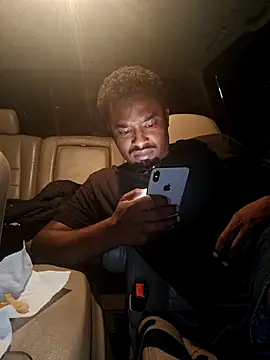 Snapshot of ReShawn24TM chatting on 09-29-25, 01:11 ReShawn24TM online show from 09-29-25, 01:11