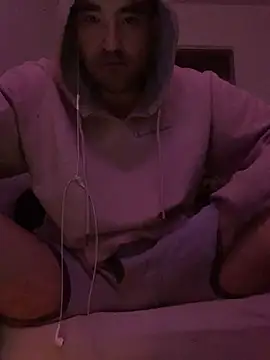 Snapshot of DanBfl chatting on 11-25-25, 09:31 DanBfl online show from 11-25-25, 09:31