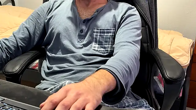 Uncutboy24 online show from 10-28-25, 09:35