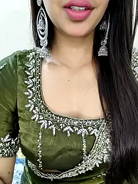 Snapshot of Cute_merry01 chatting on 10-03-25, 02:52 Cute merry01 online show from 10-03-25, 02:52