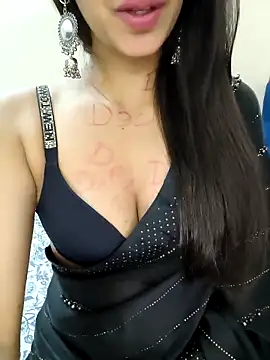 Snapshot of Cute_merry01 chatting on 10-08-25, 03:15 Cute merry01 online show from 10-08-25, 03:15