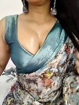 Snapshot of Cute_merry01 chatting on 04-05-26, 03:04 Cute merry01 online show from 04-05-26, 03:04