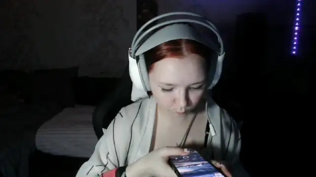 PansyBorriello online show from 09-11-25, 04:18