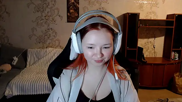 PansyBorriello online show from 09-13-25, 04:18