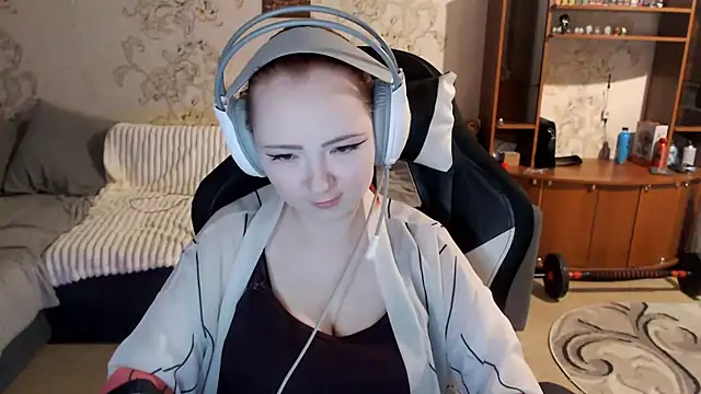 PansyBorriello online show from 09-22-25, 04:09