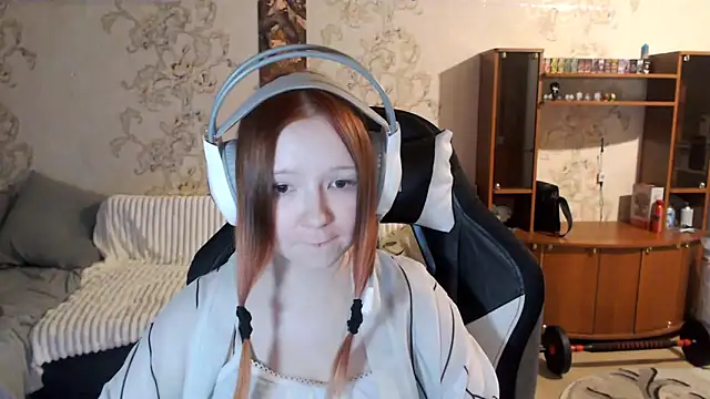 PansyBorriello online show from 09-25-25, 04:21