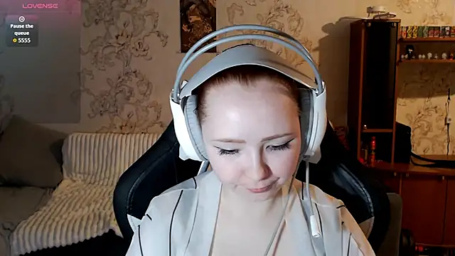 PansyBorriello online show from 09-29-25, 04:12