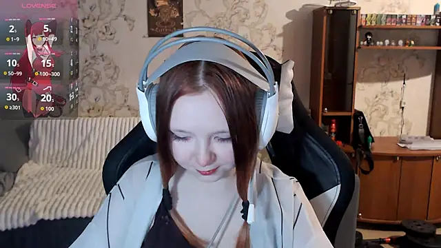 PansyBorriello online show from 10-04-25, 04:16