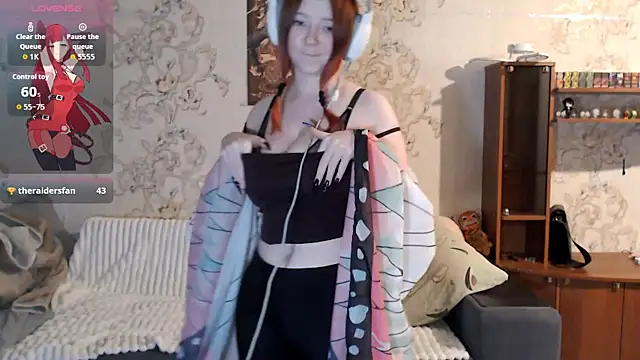 PansyBorriello online show from 10-10-25, 04:17