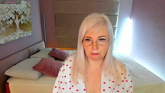 Hella Fabel online show from 06-23-26, 01:14