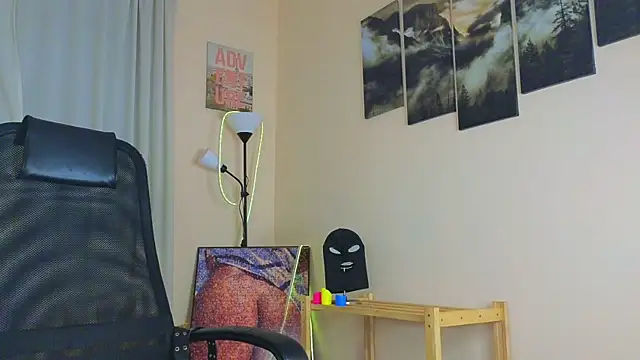 laracroftmansion online show from 07-23-26, 01:58