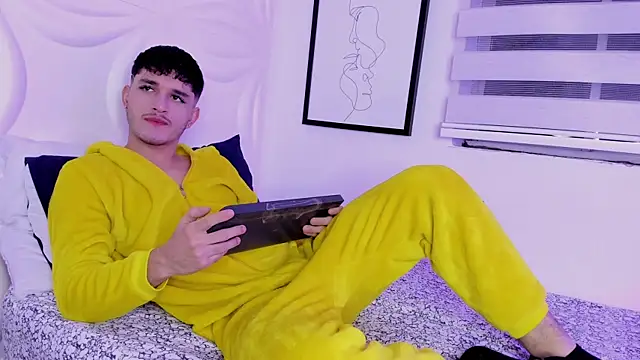 LiamMuller online show from 10-07-25, 11:51