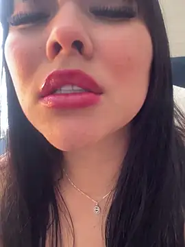 Snapshot of BrendaCrean chatting on 12-09-24, 04:58 BrendaCrean online show from 12-09-24, 04:58