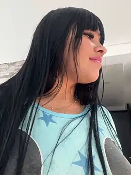 Snapshot of BrendaCrean chatting on 02-06-25, 05:40 BrendaCrean online show from 02-06-25, 05:40