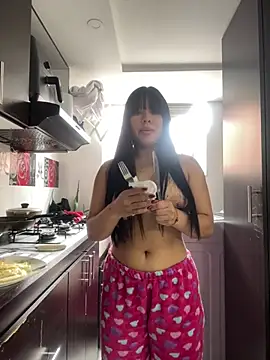 Snapshot of BrendaCrean chatting on 02-24-25, 02:37 BrendaCrean online show from 02-24-25, 02:37