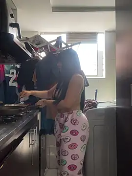 Snapshot of BrendaCrean chatting on 03-07-25, 02:56 BrendaCrean online show from 03-07-25, 02:56