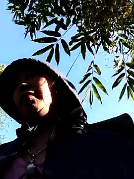  Helala  online show from 11-30-25, 07:45