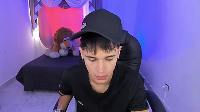 Snapshot of Aron_Boyy chatting on 03-03-26, 08:04 Aron Boyy online show from 03-03-26, 08:04